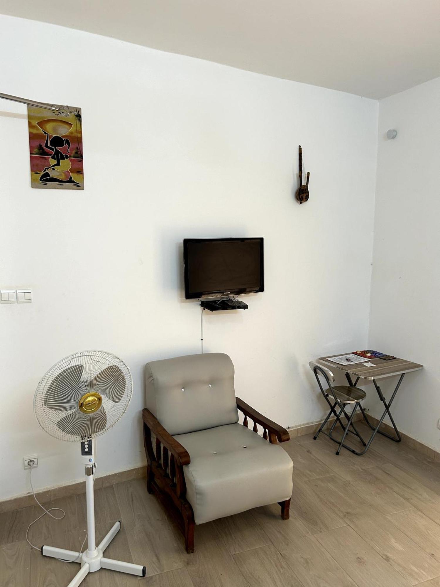 Chambre Spacieuse Avec Balcon - Salle De Bain Exterieure Privee & Breakfast 세인트루이스 외부 사진