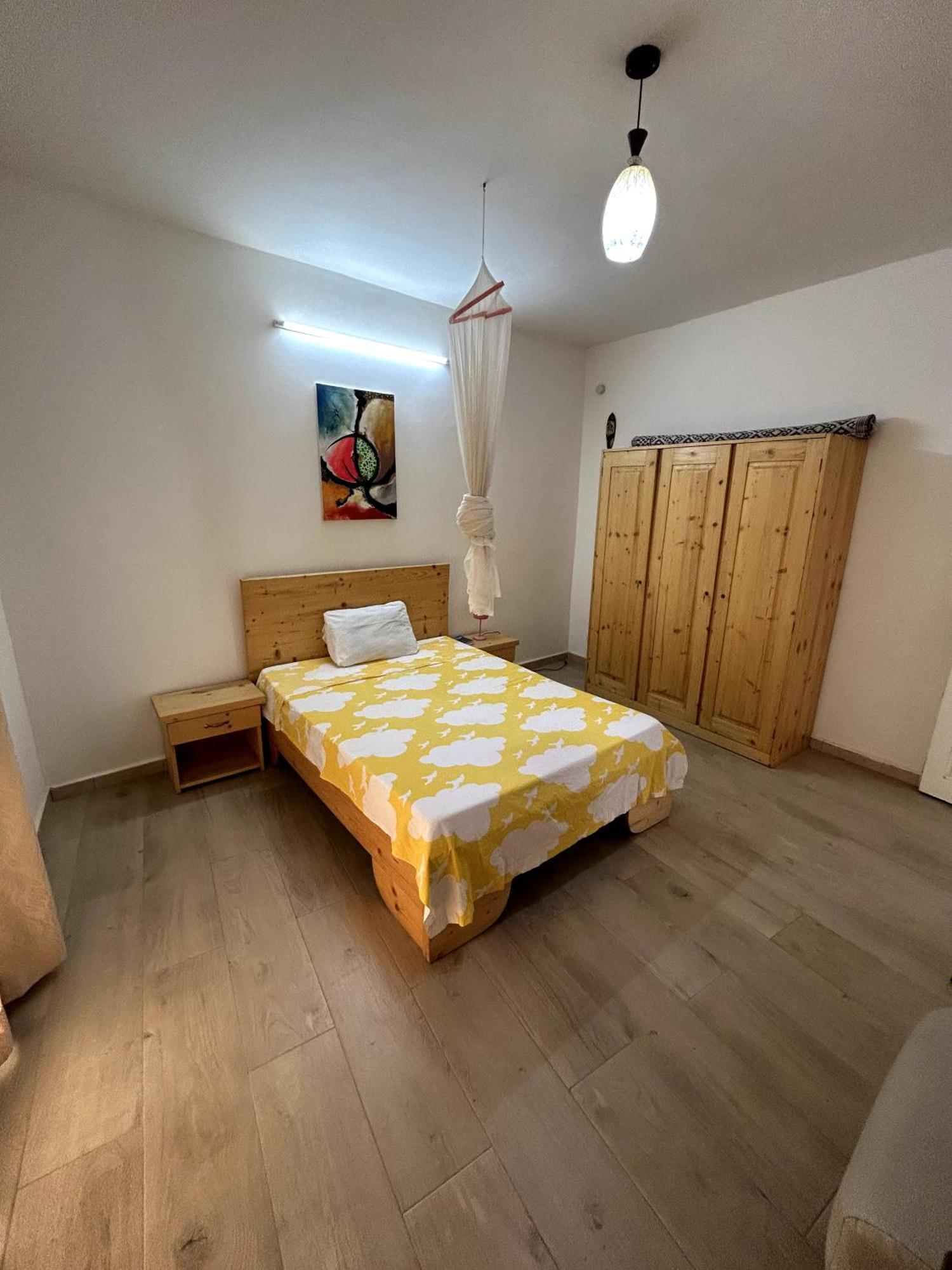 Chambre Spacieuse Avec Balcon - Salle De Bain Exterieure Privee & Breakfast 세인트루이스 외부 사진