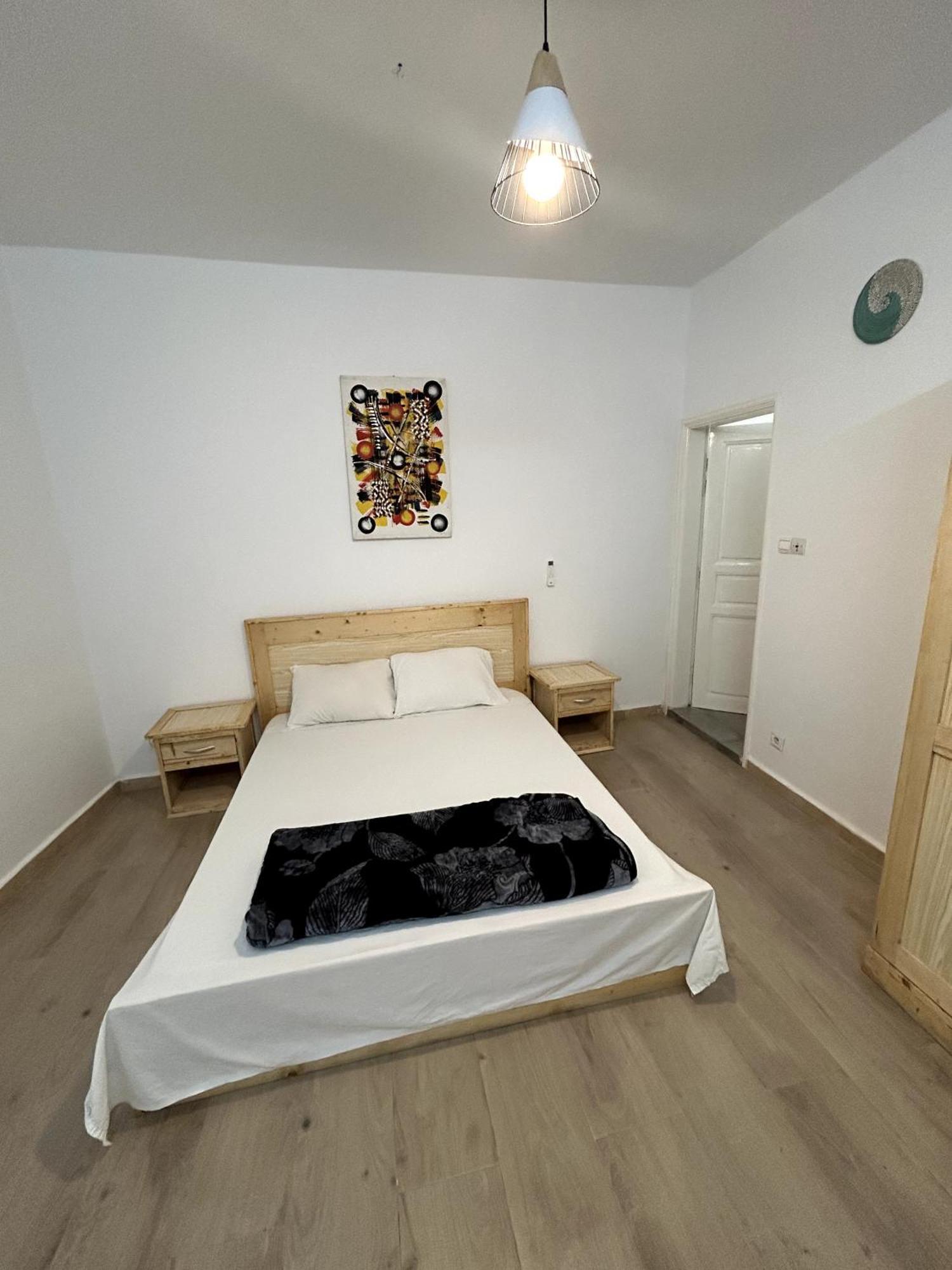 Chambre Spacieuse Avec Balcon - Salle De Bain Exterieure Privee & Breakfast 세인트루이스 외부 사진